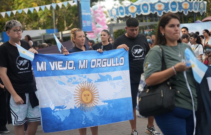 Lomas tuvo una emotivo encuentro a 44 años de Malvinas.