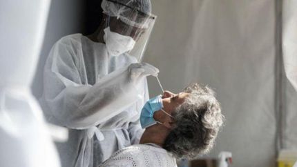 En las últimas 24 horas fueron realizados 22.180 testeos.