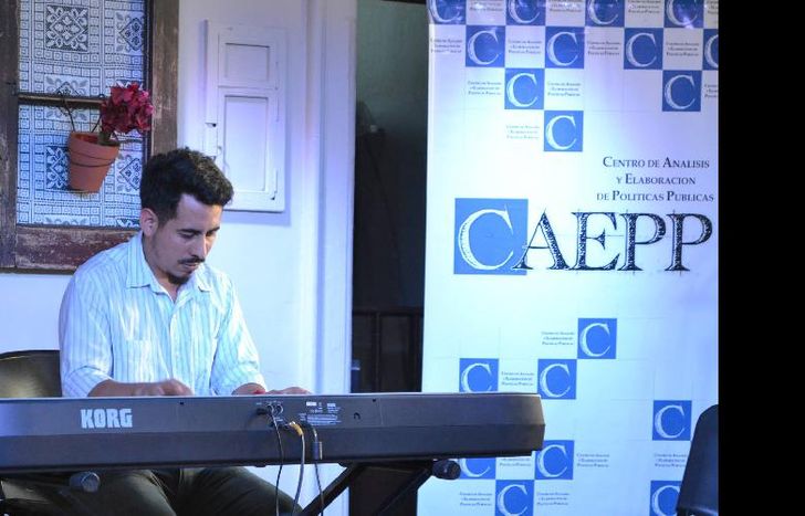 el pianista INTI lezana ganó como solista instrumental.