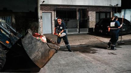 Operativo de limpieza nocturno en Albertina.