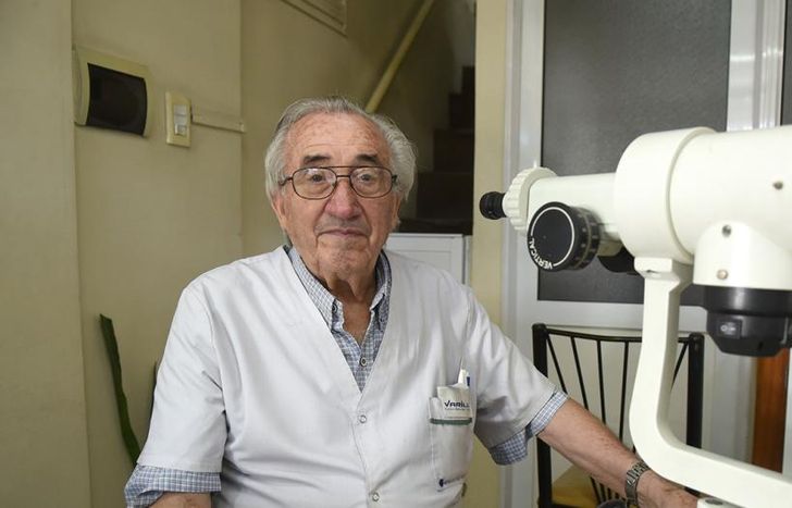 Yo abrí para atender al vecino común, al pueblo, a los gremios y a las obras sociales, dijo.