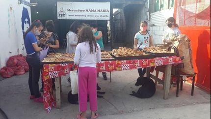 Brindan el almuerzo y la merienda.