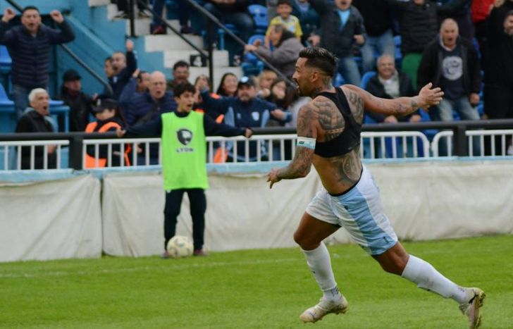 López festeja el gol del triunfo.