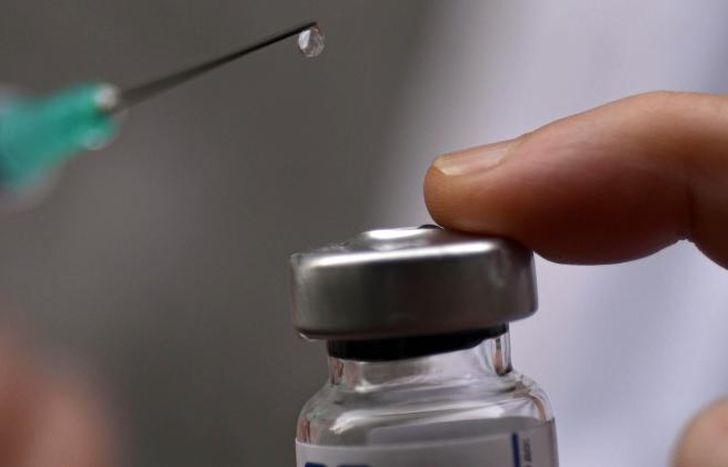 la vacuna no presenta efectos adversos casi en su totalidad.