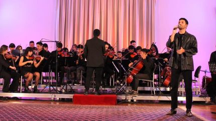 Parte de la orquesta local en el evento que se realizó en CABA.