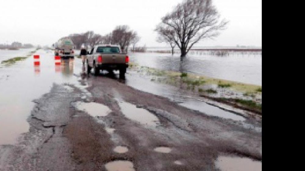 Las rutas nacionales 188 y 5 permanecerán cortadas por las inundaciones