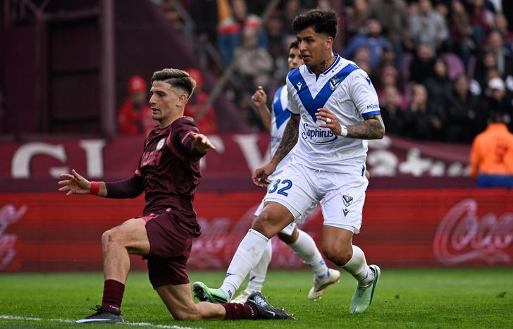Sasha Marcich abrió la cuenta para Lanús.