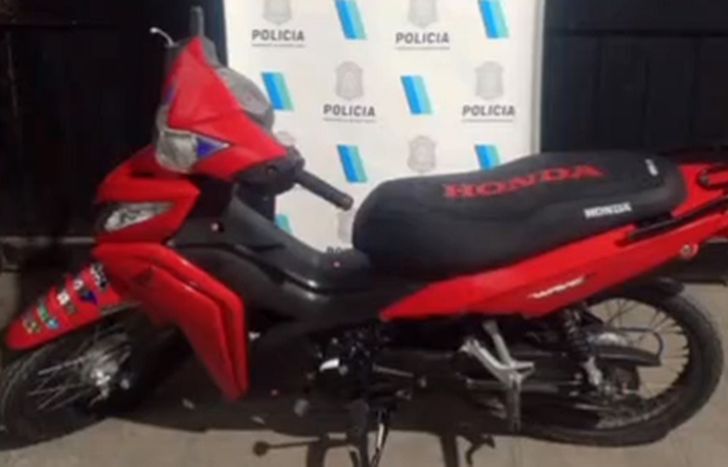 La moto robada en Lomas de Zamora.