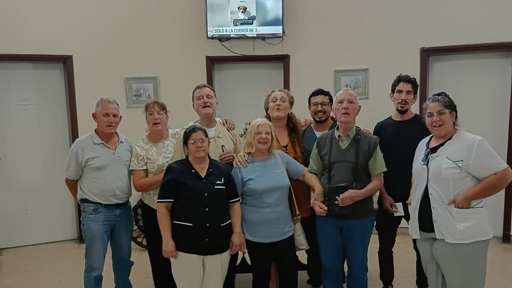 El equipo actual que sigue luchando para que la salita siga en pie. El equipo actual que sigue luchando para que la salita siga en pie.