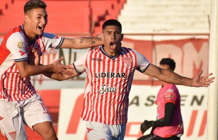 López, con cuatro goles, es el que más convirtió en Lomas.
