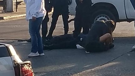 Diario La Unión | La policía sobre el asfalto, tras el fuerte choque en Lomas.