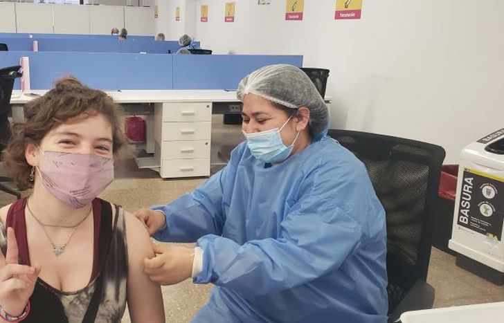 Aplican dosis de refuerzo a adolescentes en algunas provincias.