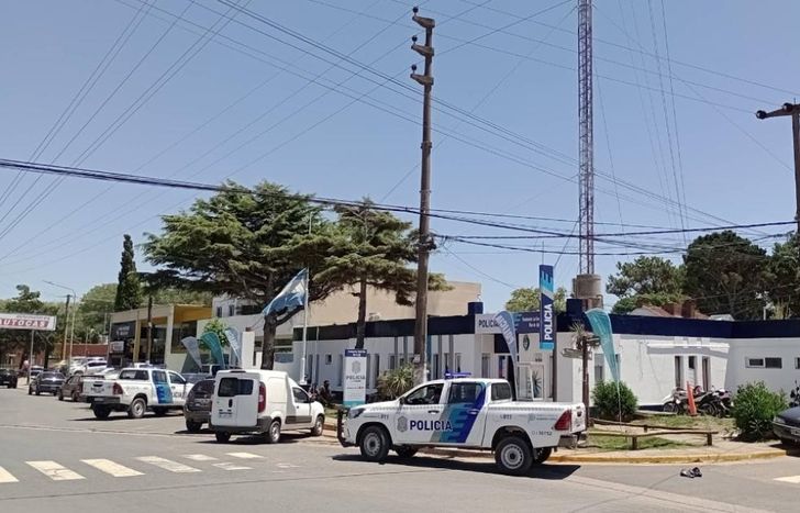 El prófugo fue detenido por la Policía de Mar de Ajó.
