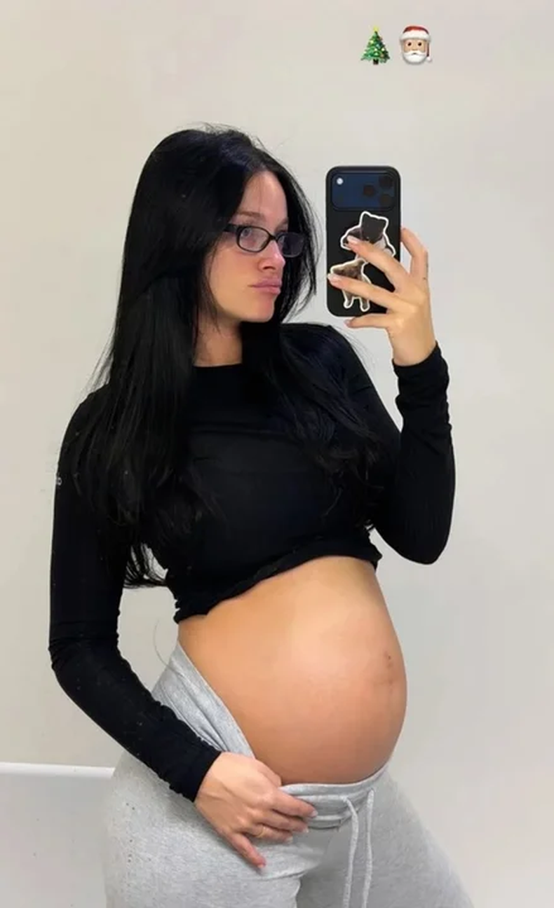 Oriana Sabatini espera su primer hija con Paulo Dybala. 