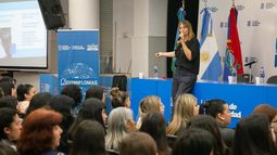 Sigue acompañando a los docentes en su formación pedagógica.