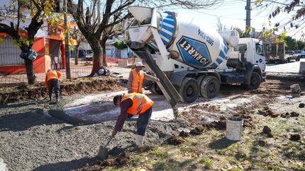 El Plan Integral de Bacheo llega a los distintos barrios de Lomas. El Plan Integral de Bacheo llega a los distintos barrios de Lomas.
