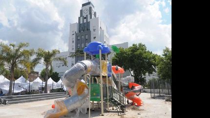 colocan los nuevos juegos en la plaza grigera colocan los nuevos juegos en la plaza grigera
