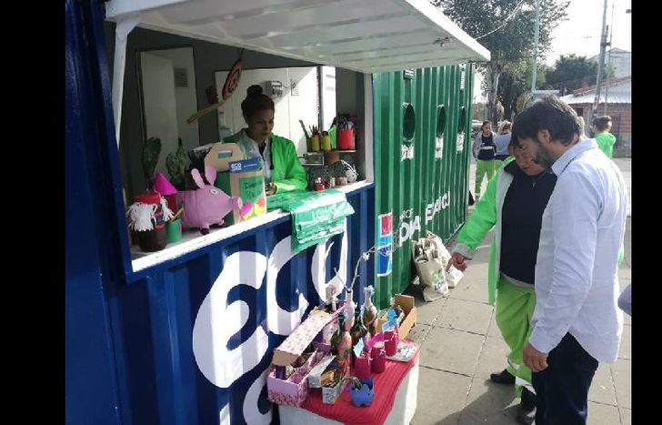 promotoras ambientales visitan casa por casa.