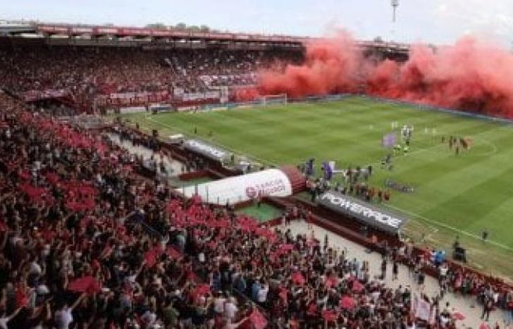 Es viernes vuelven el público a las canchas.