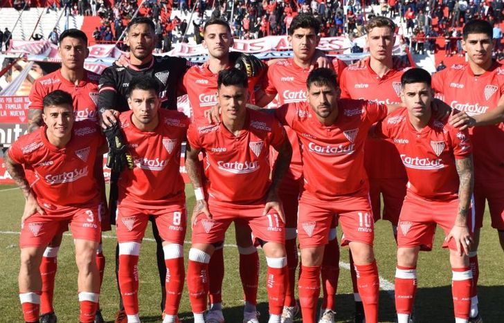 Los Andes ante Argentino de Quilmes.