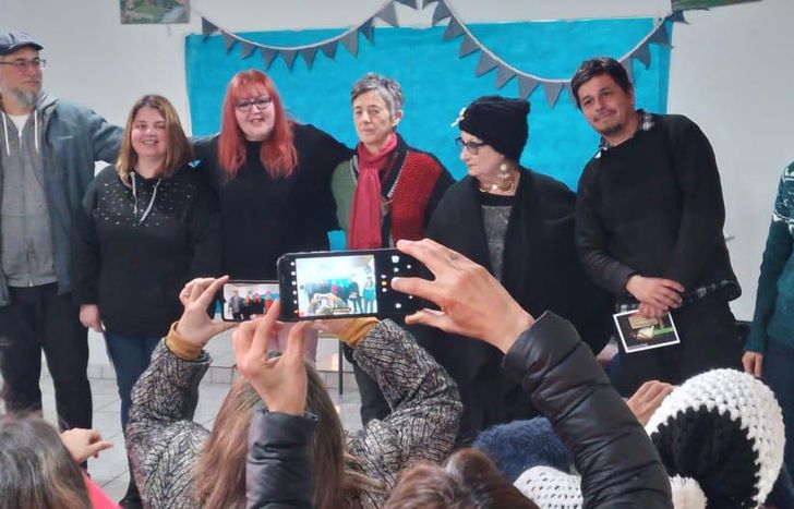 Parte del elenco de narradores que se presentará este sábado.