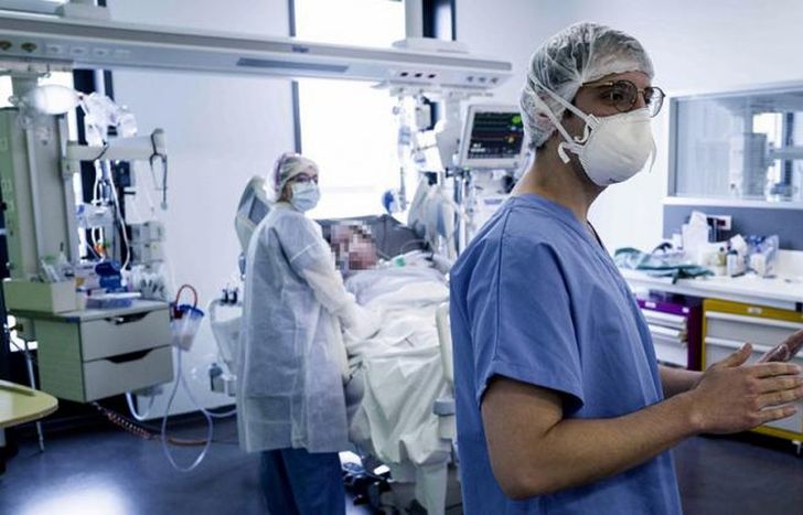 Récord en un día de fin de semana: más de 32 mil casos de Covid.