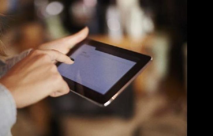 es de fácil acceso.