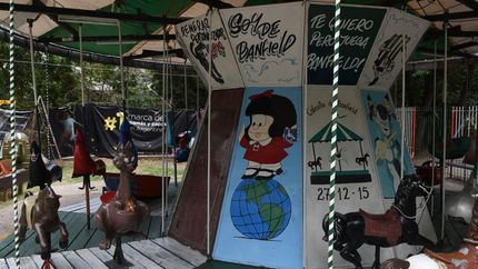 la calesita que volvio a girar gracias a la solidaridad de los vecinos