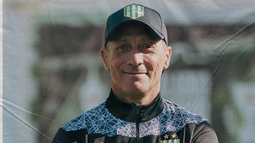 Pedro Troglio seguirá siendo el entrenador de Banfield por un año más. Pedro Troglio seguirá siendo el entrenador de Banfield por un año más.