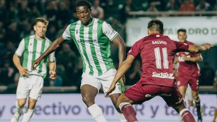 Banfield y Lanús pueden definir los descensos en la Liga Profesional. Banfield y Lanús pueden definir los descensos en la Liga Profesional.