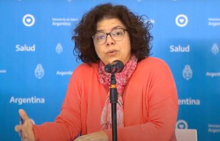 Vizzotti, confirmó que los profesionales contagiados son 374.