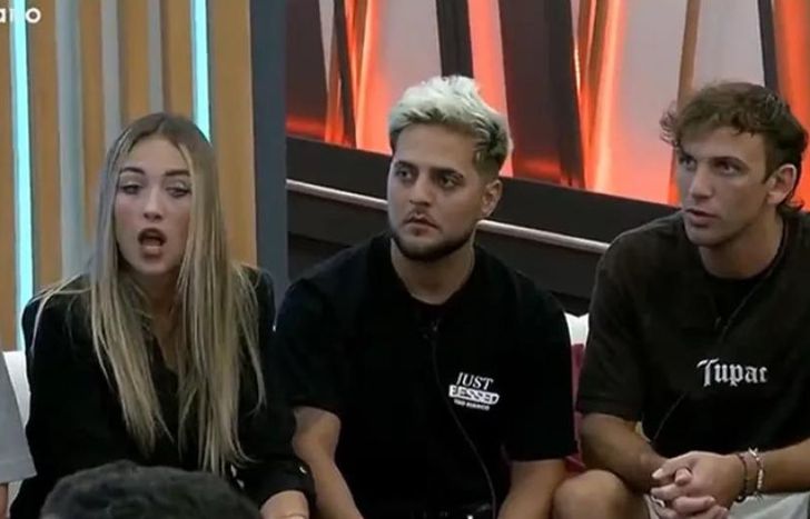 La fulminante hizo estallar la casa.