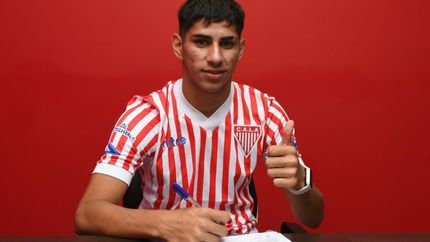 Antes de irse a Talleres, Barrientos firmó su contrato con Los Andes. Antes de irse a Talleres, Barrientos firmó su contrato con Los Andes.