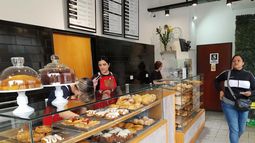 Crisis económica: ya cerraron más de 2.000 panaderías con el modelo de Javier Milei. Crisis económica: ya cerraron más de 2.000 panaderías con el modelo de Javier Milei.