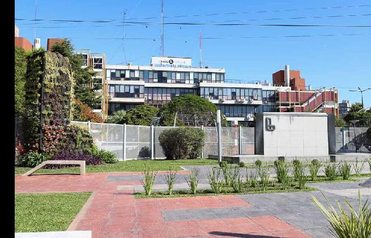 Además de diseños gratuitos, también ofrece capacitaciones virtuales para mejorar la venta.