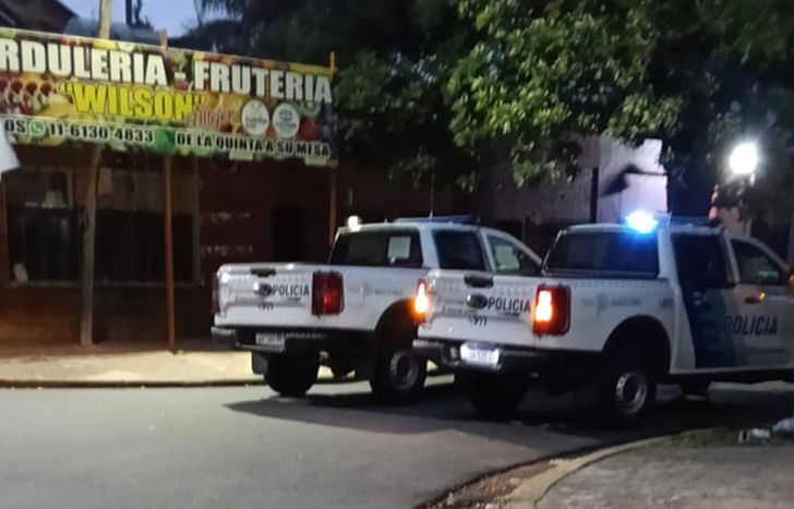 La Policía en el lugar del accidente, en Temperley.