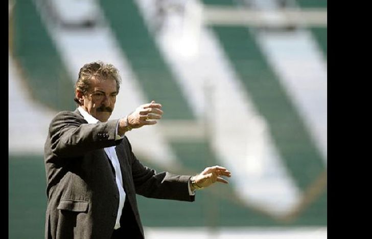 En 2011 dirigió a Banfield un puñado de encuentros.