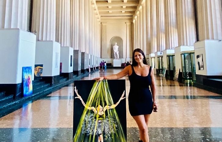 Artista de Lomas de Zamora lleva su arte a la mítica Facultad de Derecho de la UBA.