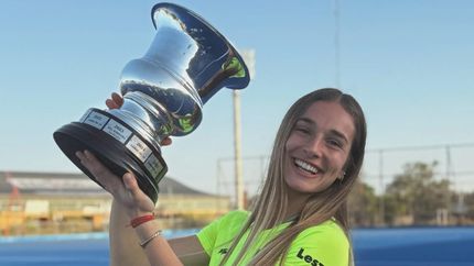 Di Santo, con el trofeo del Súper 8.