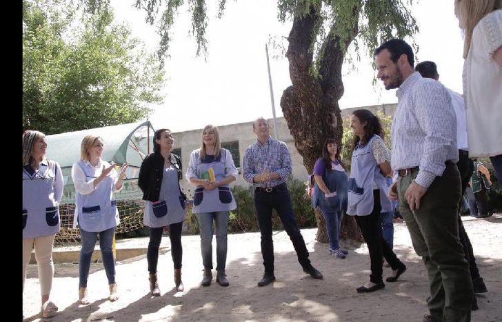 martín charló con las docentes sobre la propuesta.