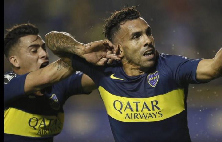 Tevez entró por el apagado Villa y guió a su equipo con un triunfo agónico.