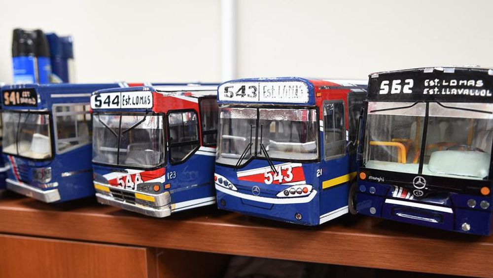 Maquetas de los colectivos a lo largo de la historia.