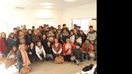 adultos mayores y jovenes, por la igualdad de derechos en lomas