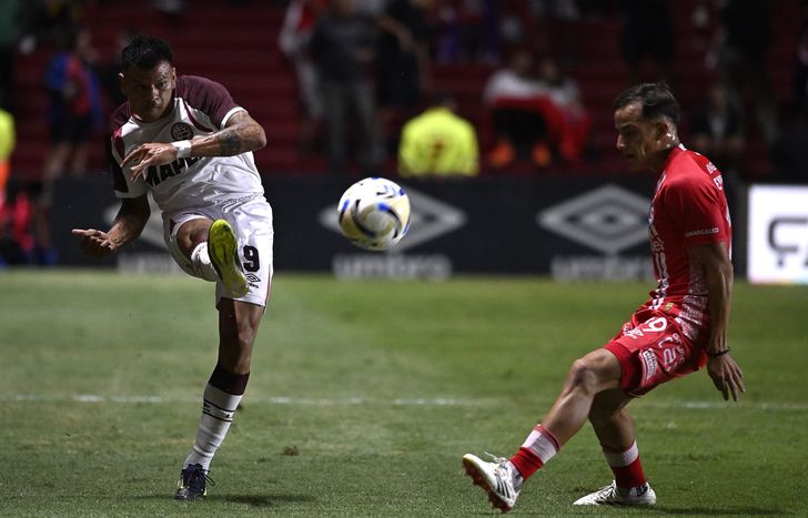 Walter Bou será baja en Lanús por tres semanas.