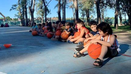 Las clases tienen lugar en el Parque Albertina y Caaguazú.