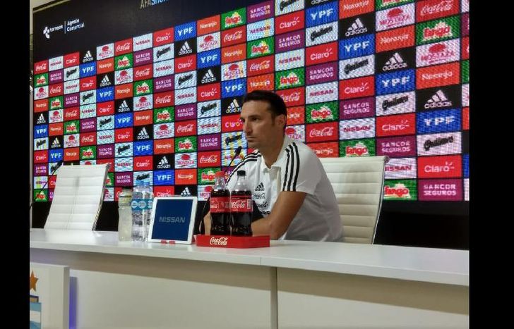 Scaloni no polemizó con Maradona.