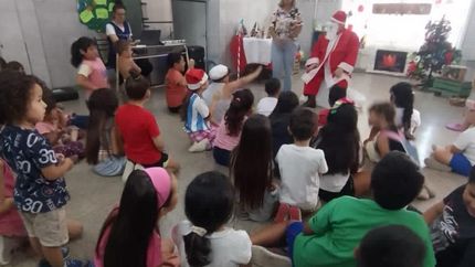 Todos los año reciben ésta visita especial unos días antes de la Nochebuena. Todos los año reciben ésta visita especial unos días antes de la Nochebuena.