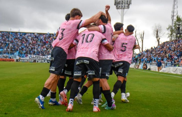 Temperley llega sin bajas a la final ante Gimnasia y Tiro.