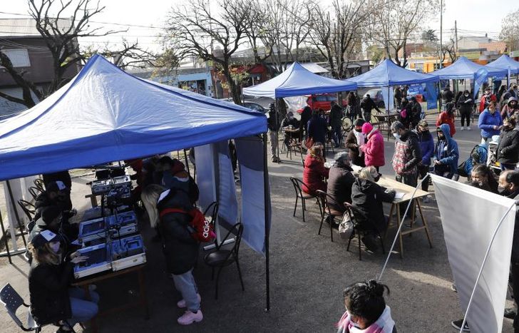 Todas las semanas recorren los barrios para brindar atención gratuita.