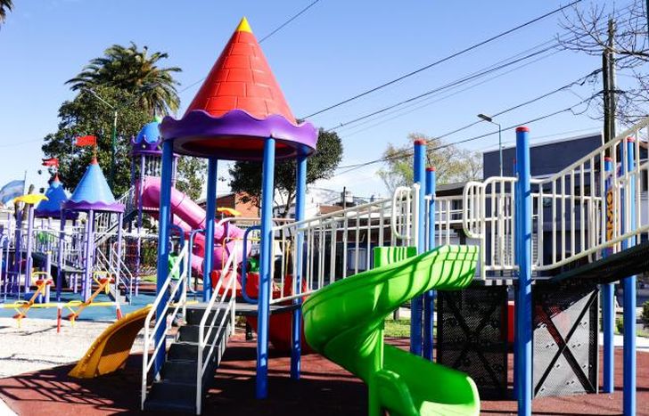Ya fue inaugurada la Plaza Martel de Banfield.